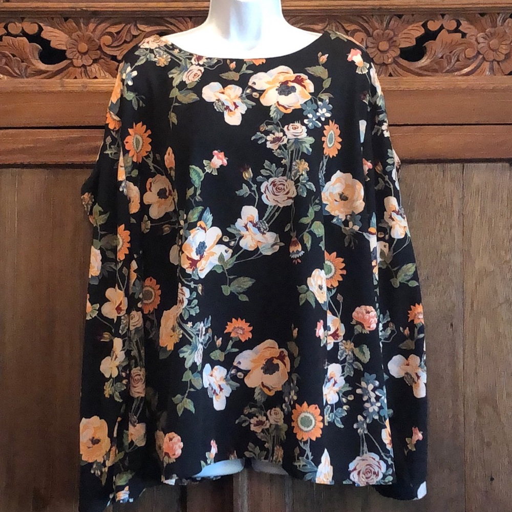 Ava & Viv ruffle sleeve top. Size 4X